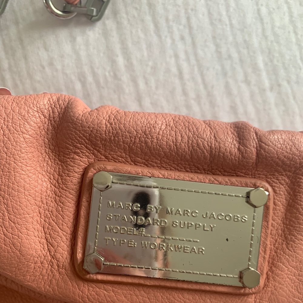 Classic Q Karlie leather crossbody bag